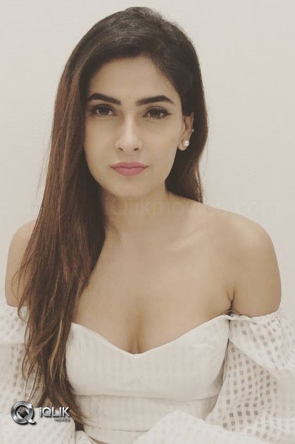 Karishma-Sharma